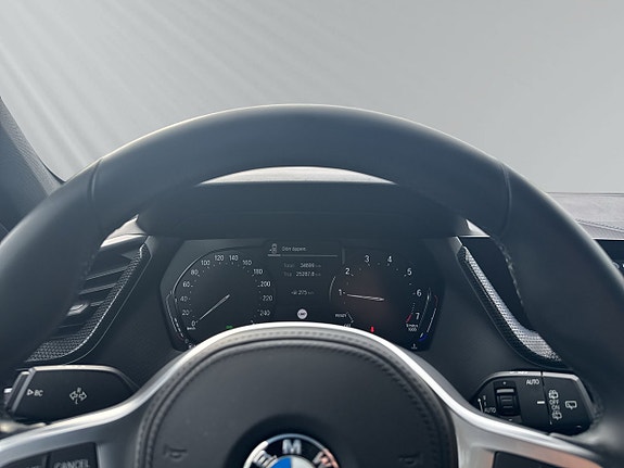 BMW 118i 14 of 23
