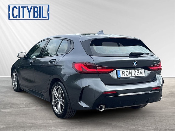 BMW 118i 3 of 23