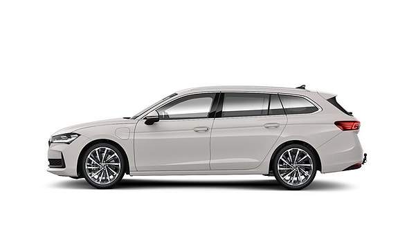 Skoda Superb 2 of 3