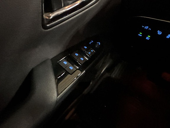 Toyota Prius 16 of 18