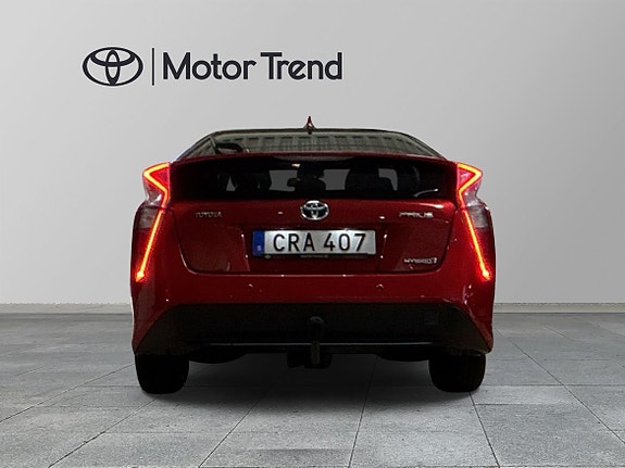 Toyota Prius 4 of 18