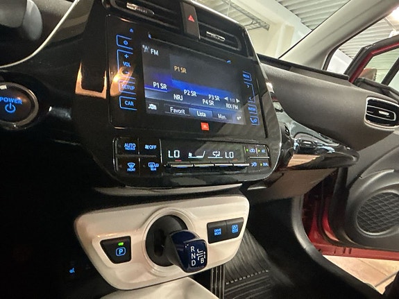 Toyota Prius 13 of 18