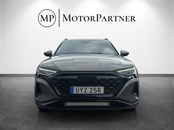 Audi Q8 e-tron 3 of 27
