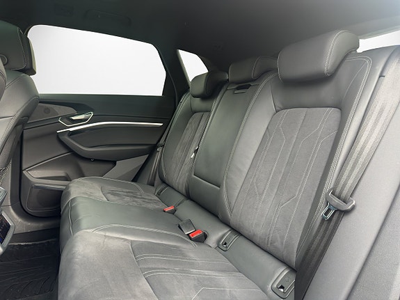Audi Q8 e-tron 11 of 27