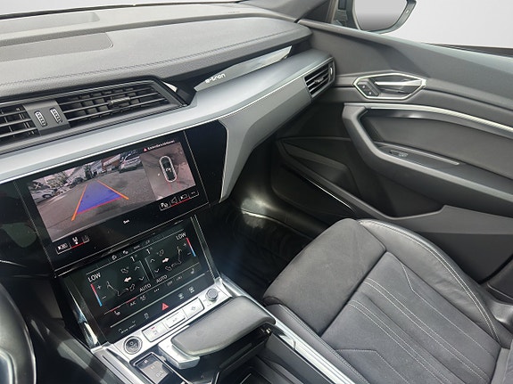 Audi Q8 e-tron 17 of 27