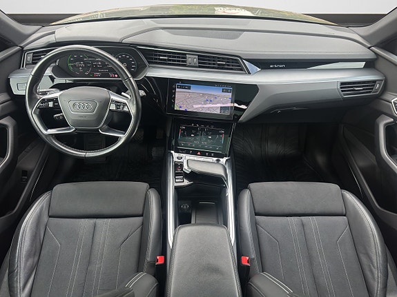 Audi Q8 e-tron 12 of 27