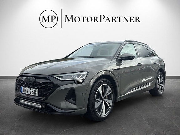 Audi Q8 e-tron 4 of 27