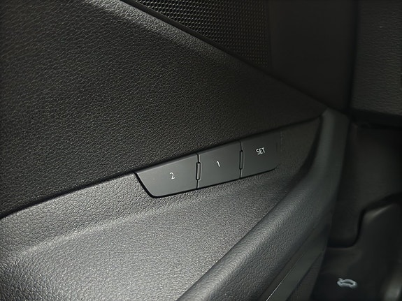 Audi Q8 e-tron 22 of 27