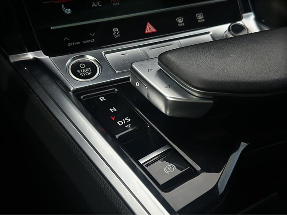 Audi Q8 e-tron 18 of 27