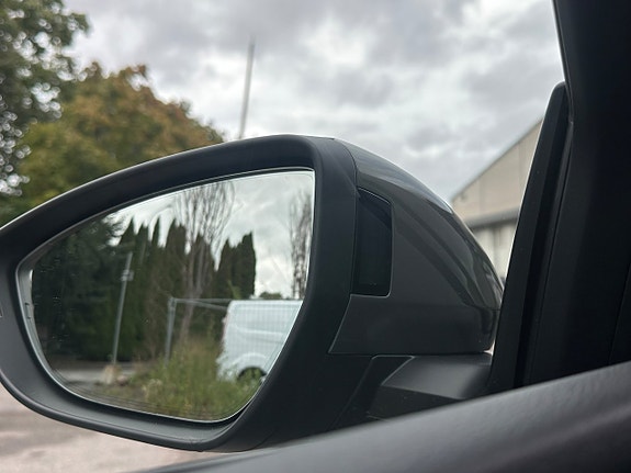 Audi Q8 e-tron 23 of 27