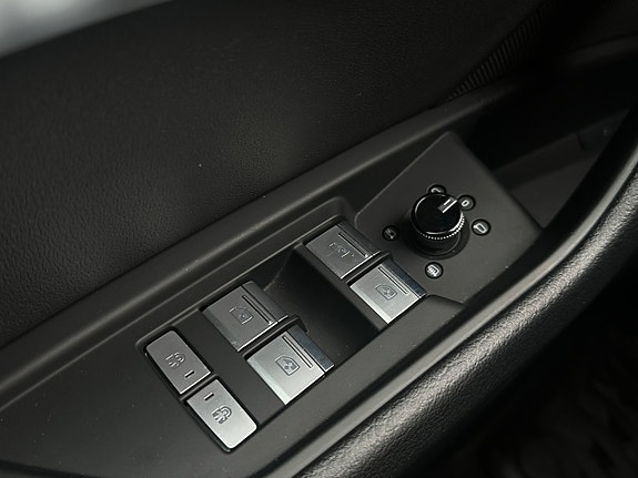 Audi Q8 e-tron 21 of 27