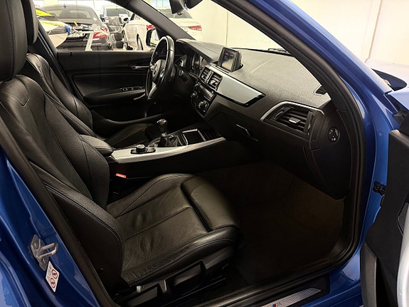 BMW 118d 8 of 12