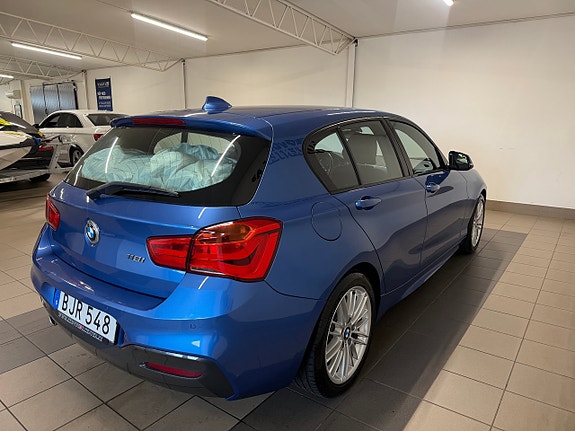 BMW 118d 5 of 12
