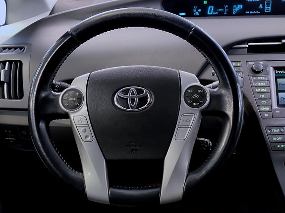 Toyota Prius 10 of 16