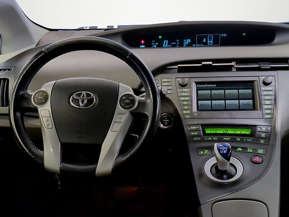 Toyota Prius 9 of 16