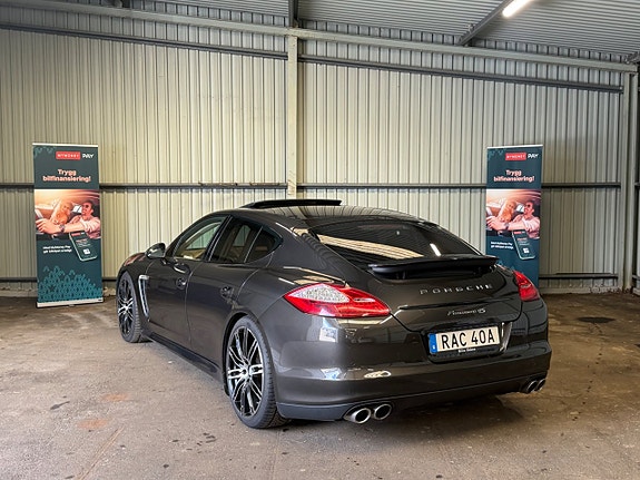 Porsche Panamera 4S 7 of 26