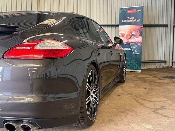 Porsche Panamera 4S 9 of 26