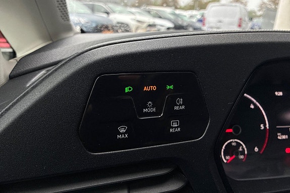 Volkswagen Caddy 18 of 23