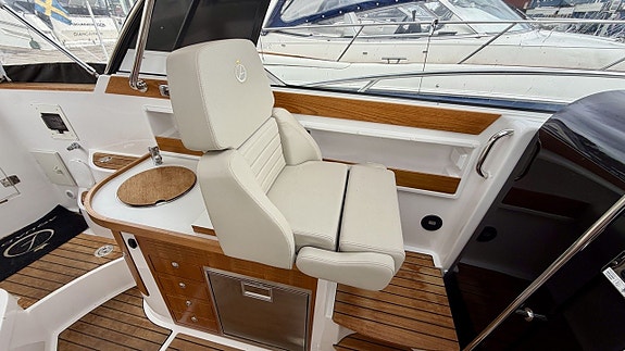 Aquador 28 HT 2022 Mercury MD 3.0 V6 diesel 134 tim! 12 of 22