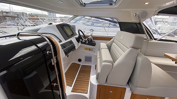Aquador 28 HT 2022 Mercury MD 3.0 V6 diesel 134 tim! 19 of 30