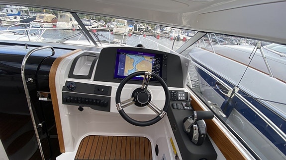 Aquador 28 HT 2022 Mercury MD 3.0 V6 diesel 134 tim! 20 of 30