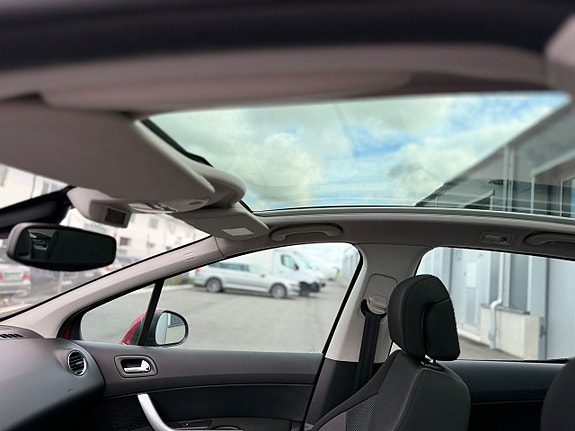 Peugeot 308 8 of 13