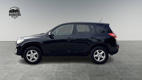 Toyota RAV4 8 of 18