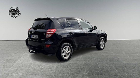 Toyota RAV4 5 of 18
