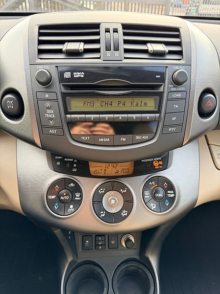 Toyota RAV4 13 of 18