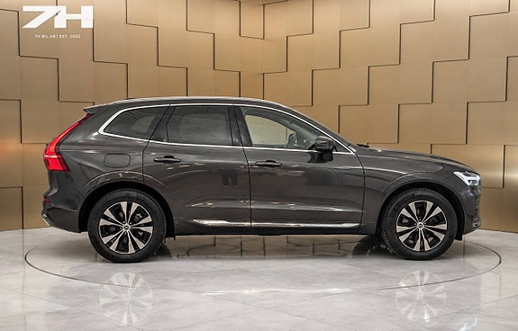 Volvo XC60 2 of 7