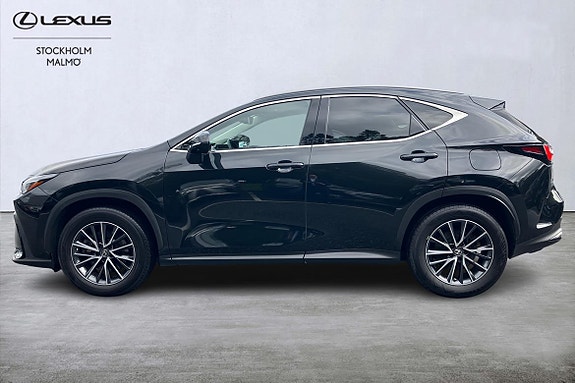 Lexus NX450h+ 2 of 23