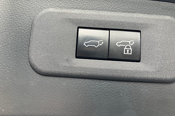 Lexus NX450h+ 18 of 23
