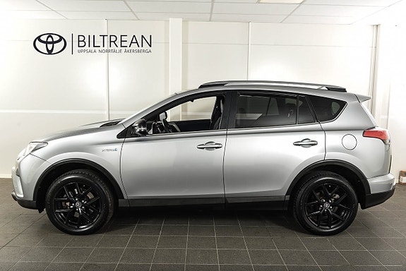 Toyota RAV4 2 of 18