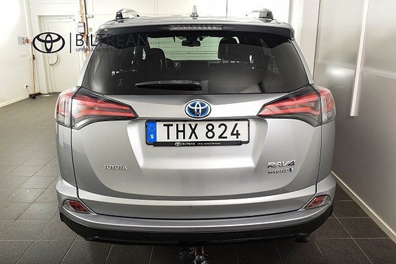 Toyota RAV4 4 of 18