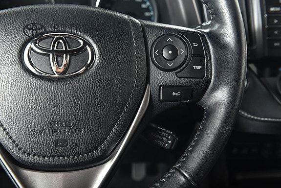 Toyota RAV4 14 of 18