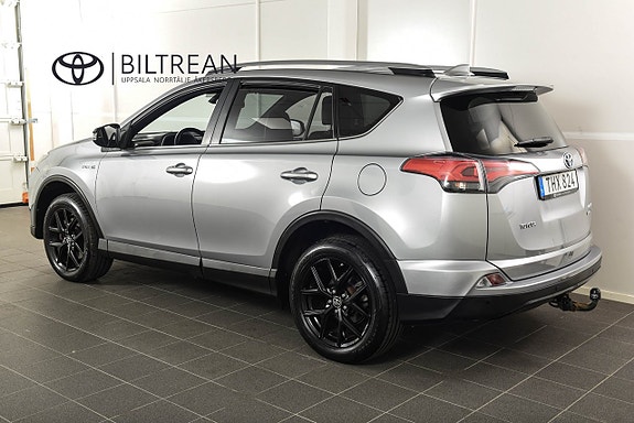 Toyota RAV4 3 of 18