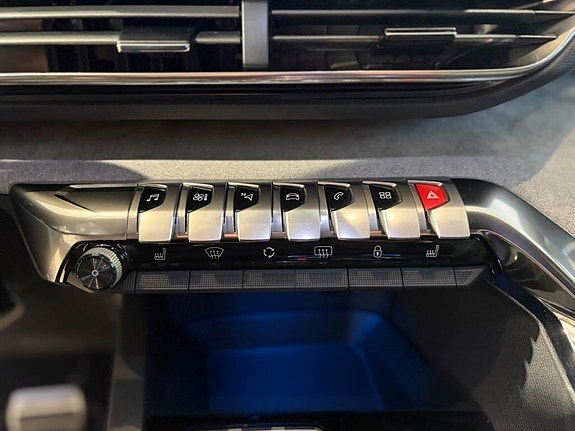 Peugeot 5008 5 of 9