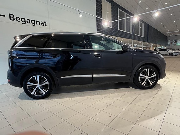 Peugeot 5008 8 of 9