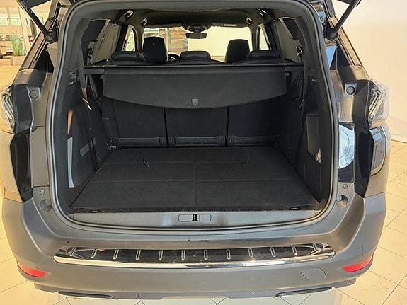 Peugeot 5008 7 of 9