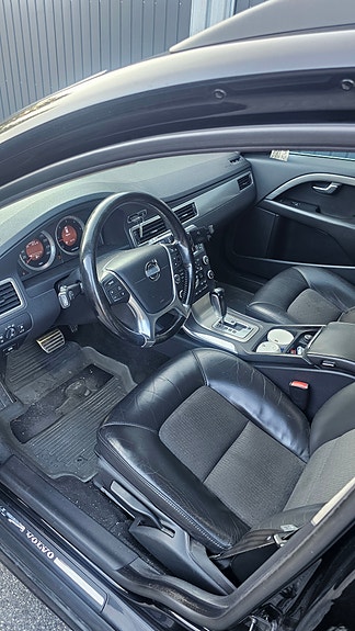 Volvo V70 9 of 9