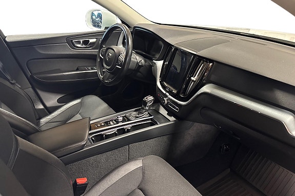 Volvo XC60 11 of 26