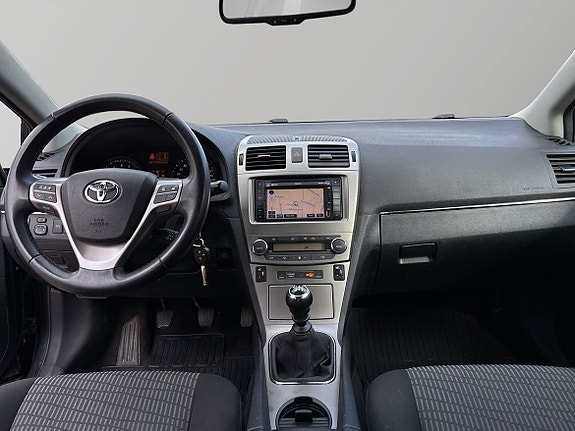 Toyota Avensis 9 of 17