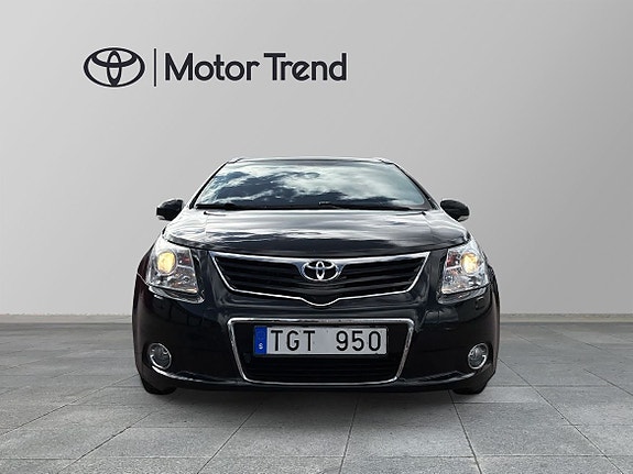 Toyota Avensis 5 of 17