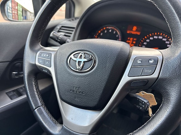 Toyota Avensis 14 of 17