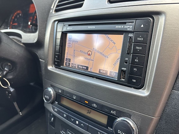 Toyota Avensis 13 of 17