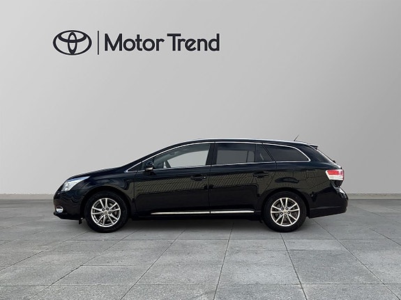 Toyota Avensis 3 of 17