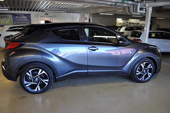 Toyota C-HR 7 of 16
