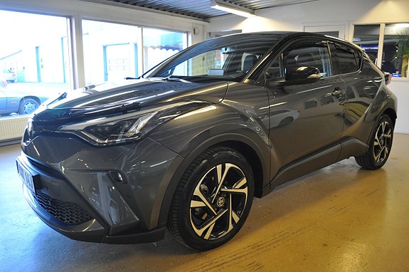 Toyota C-HR 2 of 16