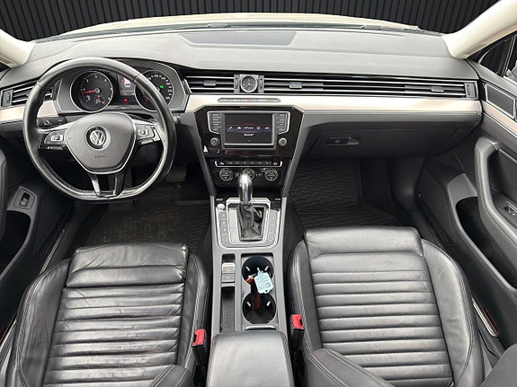 Volkswagen Passat 11 of 19