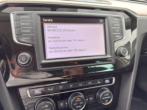 Volkswagen Passat 19 of 19